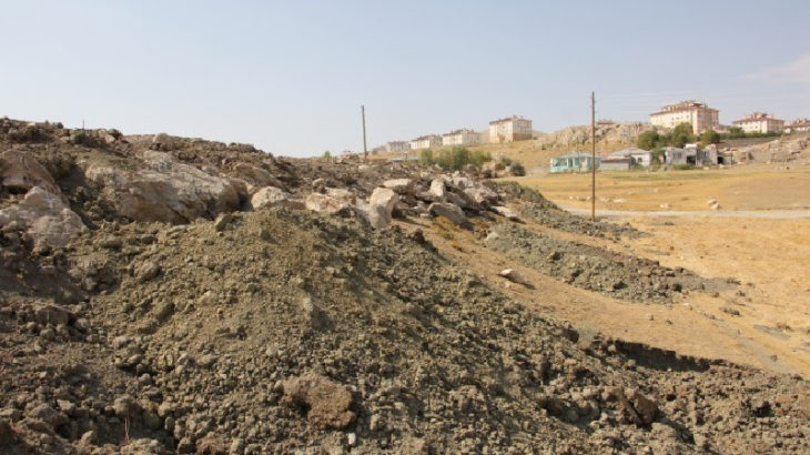 Van'da Ermenilere ait mezarların tahrip edilmesi meclis gündeminde