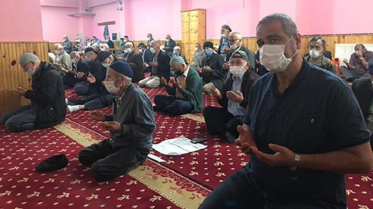 Giresun'da fındık üreticileri müftü eşliğinde güneş duasına çıktı