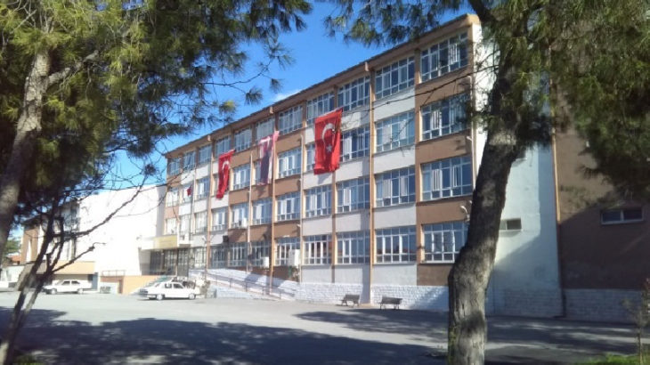 İki lise arasındaki mağazaya uyuşturucu operasyonu