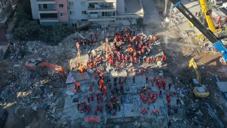 Depremde yıkılan Rıza Bey Apartmanı davasında ara karar: 1 kişi tahliye edildi