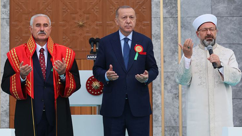 AKP'nin gerici politikaları ters tepti: Yurttaşlar laik bir ülkede yaşamaktan memnun
