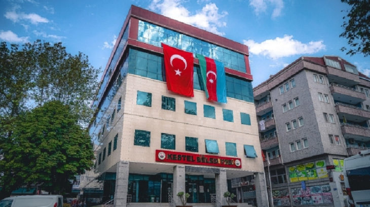 AKP'li belediye, muhalif gazetecinin eşine 'tuvalet' cezası verdi