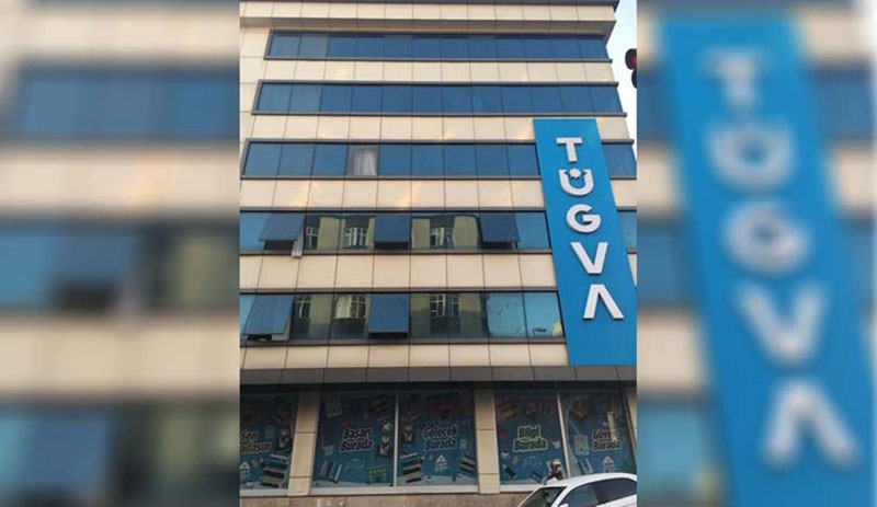 Bayrampaşa'da bulunan TÜGVA yurdu gündeme geldikten sonra apar topar tabela değişikliği yapıldı