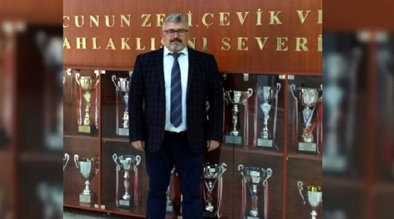 İktidarı protesto etmek suç sayıldı: Öğretim üyesinden yurttaşlara ağız dolusu küfür