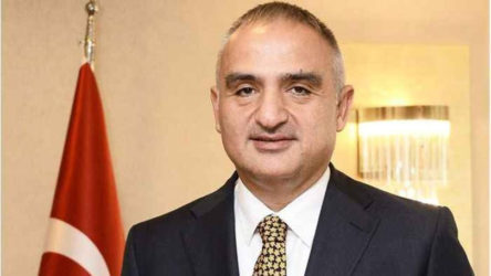 Bakan Ersoy'un otel dikmek için kendi bakanlığından orman izni çıkardığı iddia edildi
