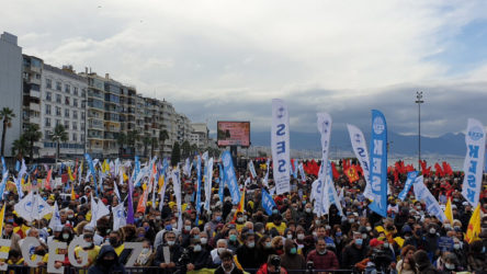 'Geçinemiyoruz' diyen kamu emekçileri İzmir'de buluştu