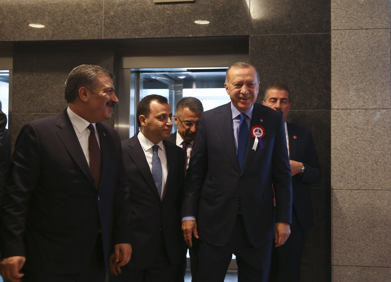 Erdoğan, Bakan Koca'nın sözlerini kesti: Ne söyledi? Para pul söylemedi mi?