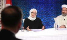 Diyanet'in 'hanımefedisi' il il gezip çocuklara icazet belgesi dağıtıyor