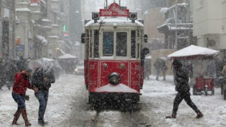 İstanbul için kar uyarısı: Kar yağışı akşam geri dönüyor