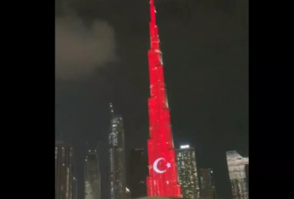 Burj Khalifa Türk bayrağı motifiyle aydınlatıldı: Erdoğan için ‘Hoş geldiniz’ yazıldı