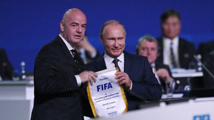 FIFA, maçlarda Rusya bayrağı ve marşını yasakladı