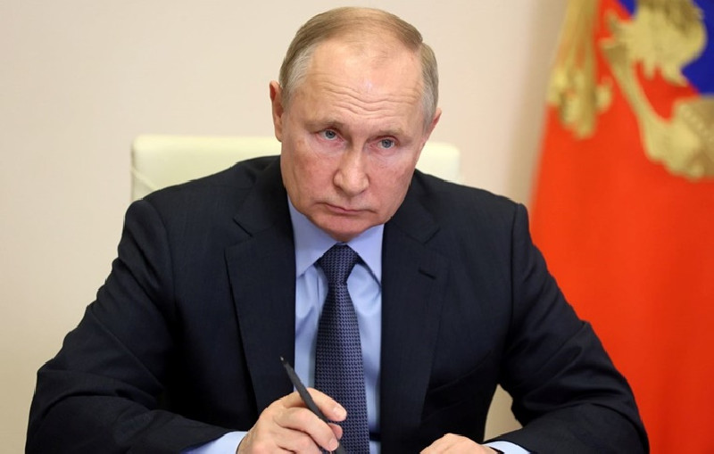 Putin, ‘dost olmayan’ ülkelere vize kısıtlaması kararını imzaladı