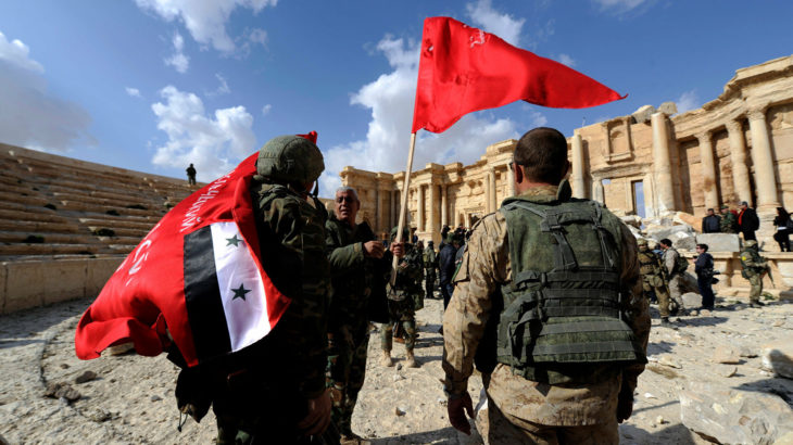 Palmira'da Suriye askerlerine saldırı