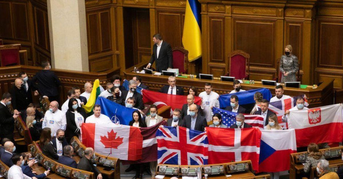 Ukrayna parlamentosu, Z ve V sembollerinin kullanılmasını yasakladı