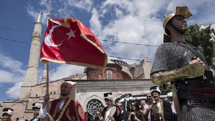 Gemiler karadan yürütüldü mü?