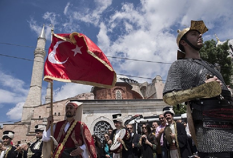 Gemiler karadan yürütüldü mü?