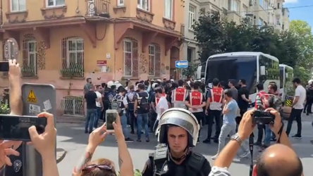 20. İstanbul Onur Yürüyüşü’ne polis müdahalesi: Çok sayıda gözaltı var