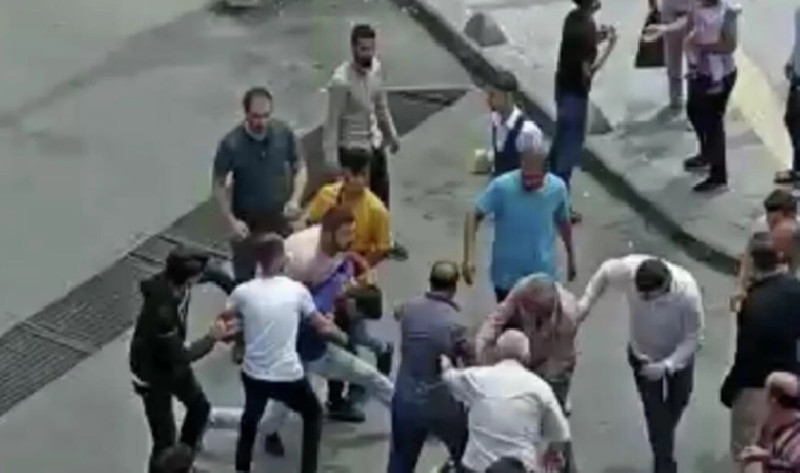 Erdoğan’a hakaret ettikleri iddiasıyla linç girişimine uğradılar
