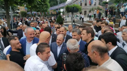 Trabzon'da yurttaşlardan Bakan Varank'a tepki