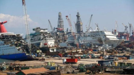 Bakanlığa göre, Brezilya donanmasına ait asbestli geminin Aliağa'da sökümünde risk yokmuş