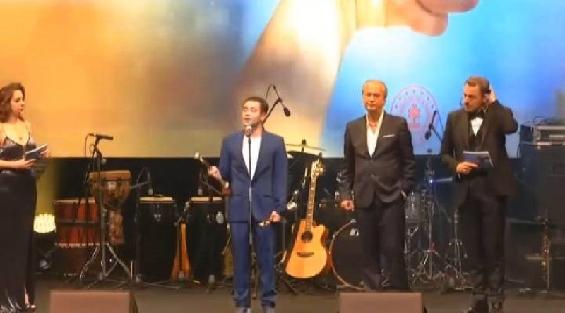 Altın Koza’da ödül alan Barış Gönenen’den LGBTİ+ karşıtı yürüyüşe tepki