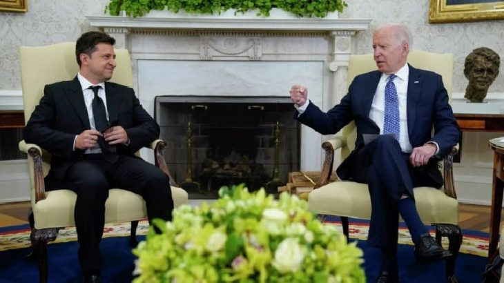 Biden ve Zelenskiy arasında 'yardım paketi' gerilimi