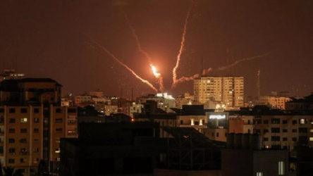 İsrail'in saldırıları sonrası Gazze ile iletişim kesildi