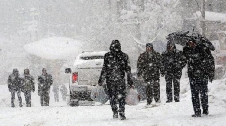 Kar yağışı nedeniyle 20'den fazla ilde okullar tatil edildi