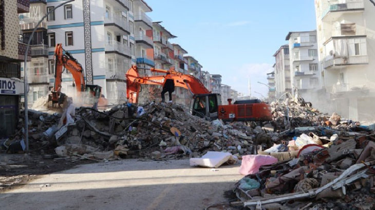 Malatya'da evsiz kalan işçiye işsizlik tehdidi