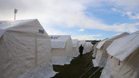 'Depremzedelerin çadırlarına elektrik sayacı takıldı' iddiası