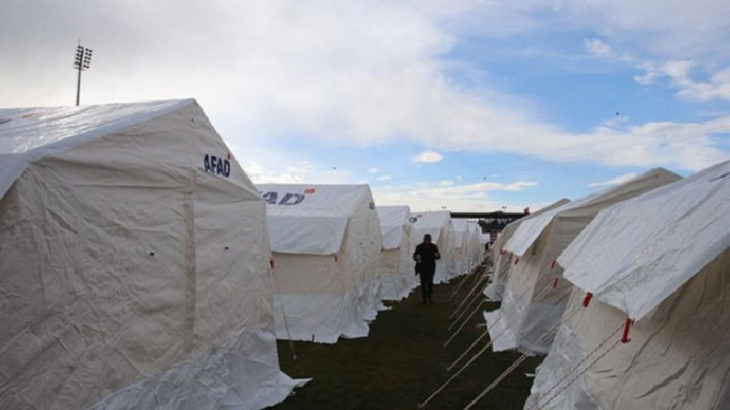 'Depremzedelerin çadırlarına elektrik sayacı takıldı' iddiası