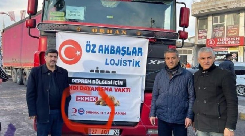 Memur-Sen yardım TIR’ına kendi afişini astı!