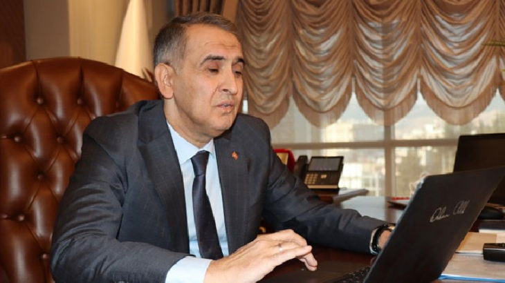 Depremzedelere gülen Adıyaman Valisi Mahmut Çuhadar istifa etti