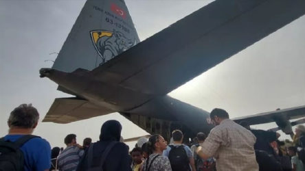 Sudan'da Türkiye'nin tahliye uçağı vuruldu