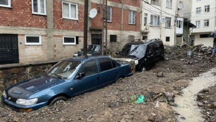 Giresun'da sel suları heyelana yol açtı: 1 kayıp, 10 yaralı