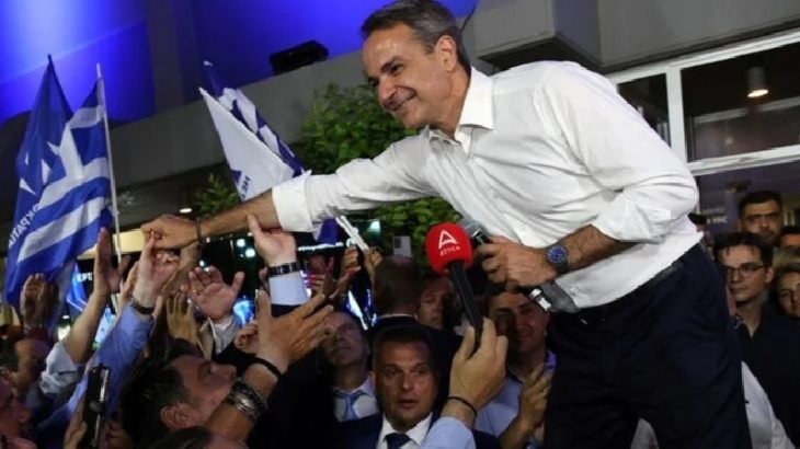 Yunanistan'da seçimi Yeni Demokrasi Partisi önde tamamladı