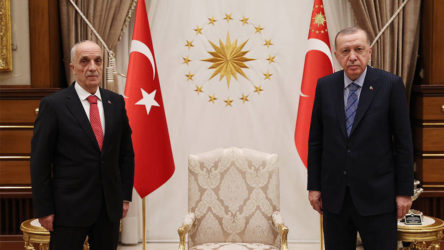 Türk-İş Başkanı, AKP Genel Merkezi'nde