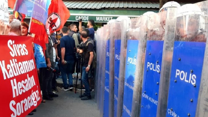 Sancaktepe'deki Sivas Katliamı anmasına polis müdahalesi: Çok sayıda gözaltı