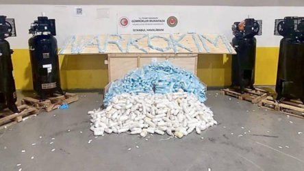 İstanbul Havalimanı’nda 427 kilo metamfetamin ele geçirildi