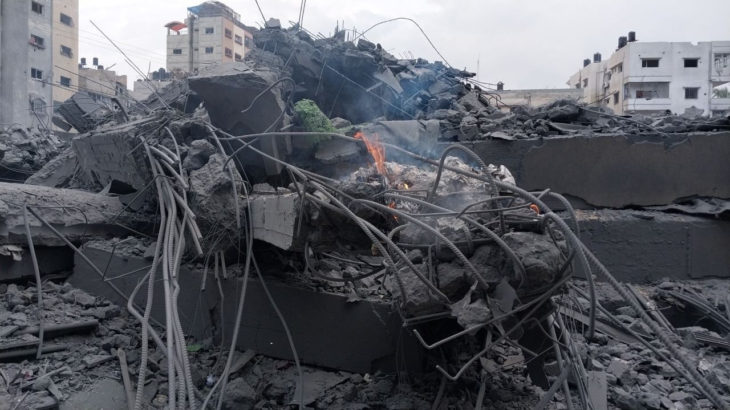 İsrail bu sefer de camiyi bombaladı