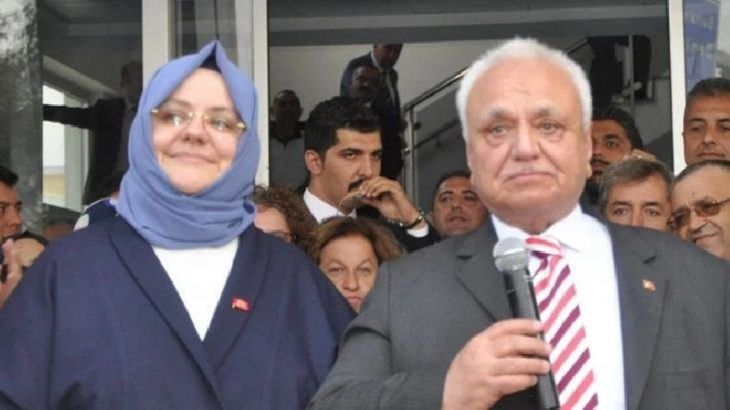 AKP'li eski bakanın çocukları üçer maaşlı çıktı