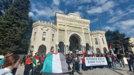 İstanbul Üniversitesi öğrencilerinden Filistin’e destek eylemi