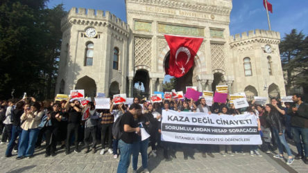 İstanbul Üniversitesi öğrencileri: Düzeniniz batsın, gençlik yaşasın!