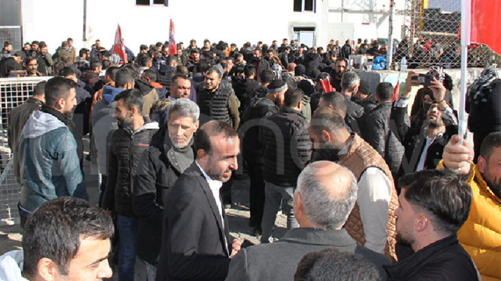 Özak Tekstil işçilerine jandarma müdahalesi: Sendika başkanı gözaltına alındı!