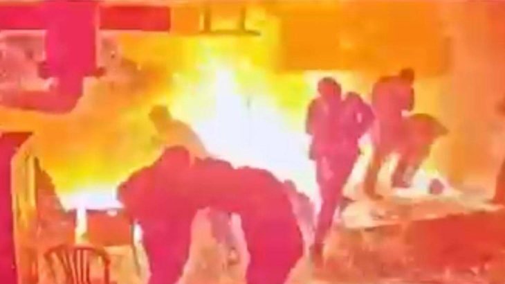 Yine Tosyalı Demir Çelik yine patlama: 2'si ağır 13 işçi yaralandı