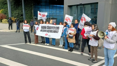 İKD'den Turkuaz Medya önünde Müge Anlı protestosu