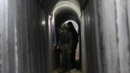 İsrail, Gazze’deki tünelleri suyla doldurmaya başladı
