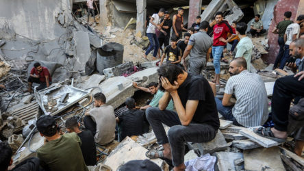 İsrail’in Gazze'ye yönelik gece boyu sürdürdüğü saldırılarda 100'den fazla kişi hayatını kaybetti
