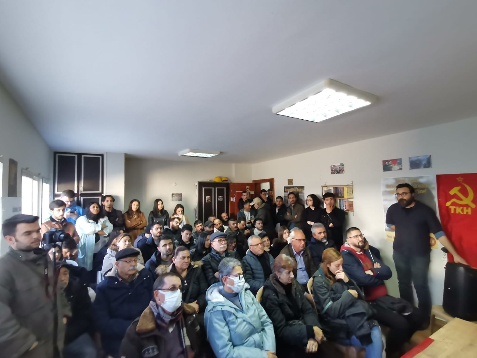 TKH İzmir Aliağa seçim toplantısı yapıldı: Aliağa Belediye Başkan adayı hizmet işçisi Cem Gözüaçık oldu