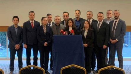 İYİ Parti'de toplu istifa: Akşener timsah gözyaşları döküyor